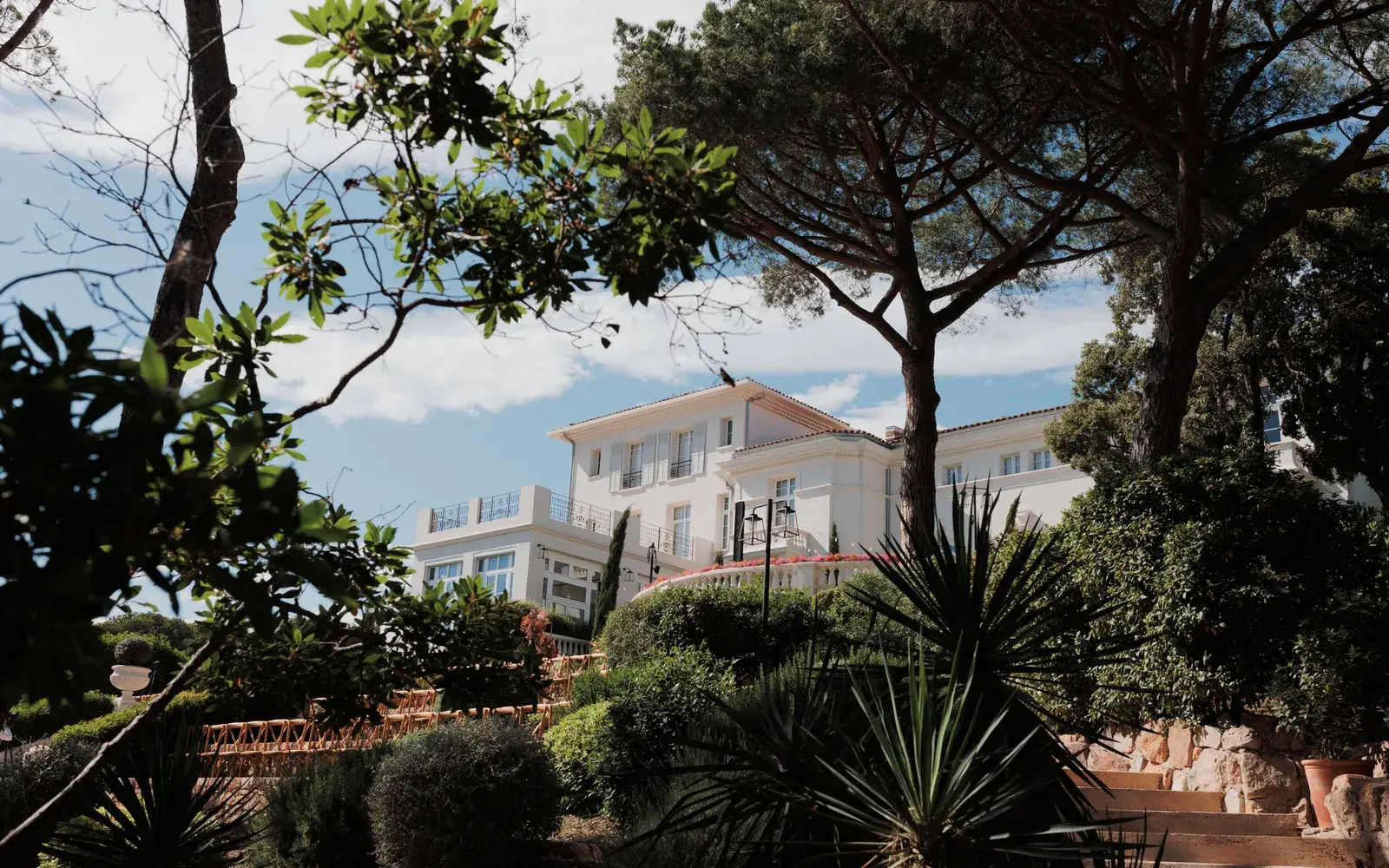 Castel Bay